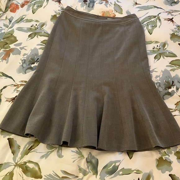 Classic women's suit - Picture 2 of 15